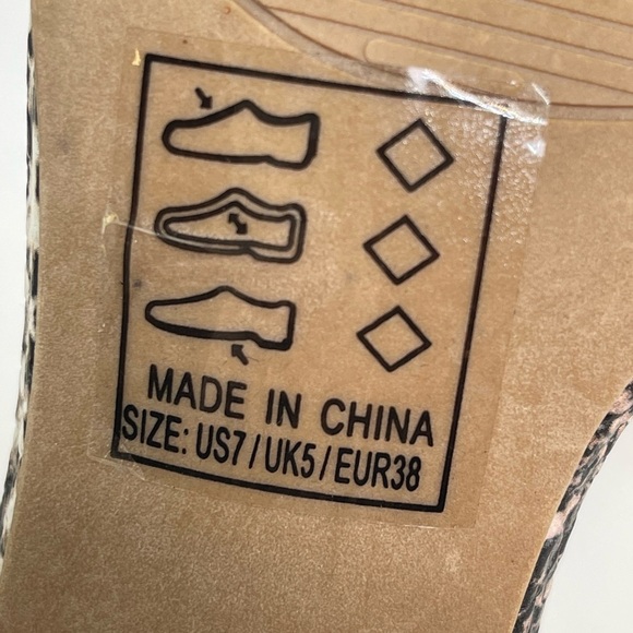 Qupid Stone Snake Ankle Strap Block Heels Sz 7 - Picture 14 of 17